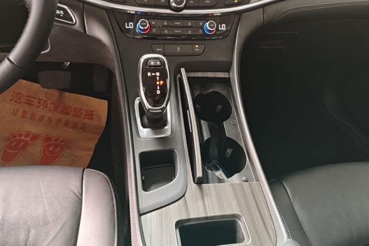 Used Buick LaCrosse 2018 20T Elite Edition Gear Lever