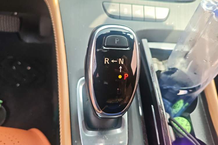 Used Buick LaCrosse 2018 28T Luxury Model Gear Lever