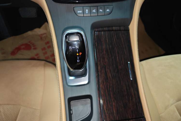 Used Buick LaCrosse 2018 20T Luxury Model Gear Lever