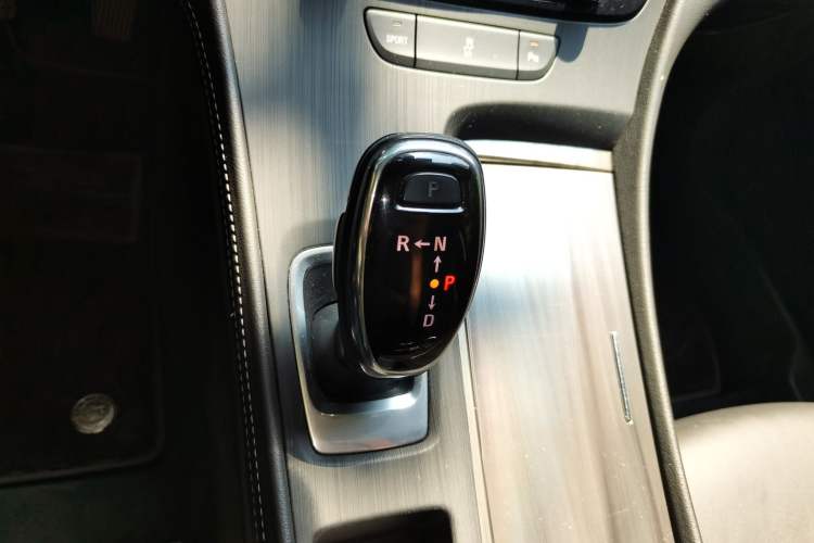 Used Buick LaCrosse 2018 20T Elite Edition Gear Lever