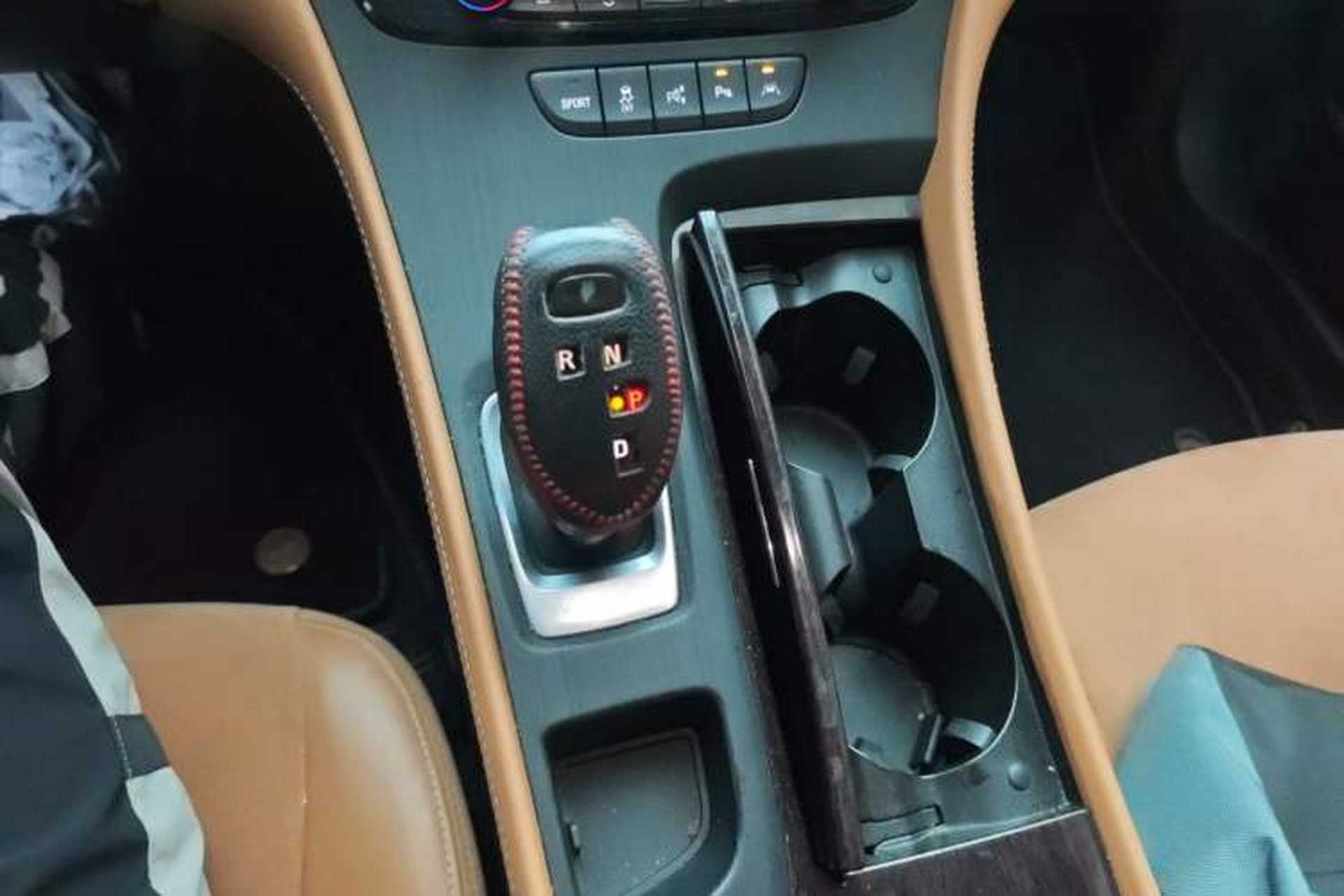 Used Buick LaCrosse 2018 28T Luxury Model Gear Lever