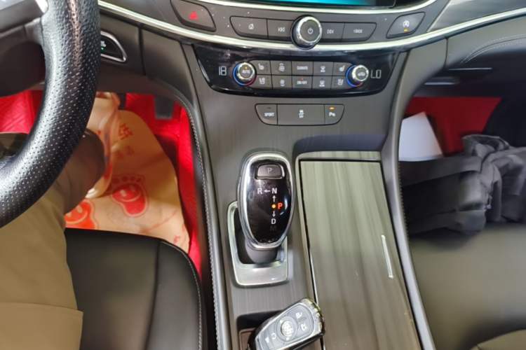 Used Buick LaCrosse 2018 20T Elite Edition Gear Lever