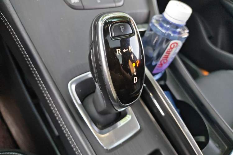 Used Buick LaCrosse 2018 20T Elite Edition Gear Lever