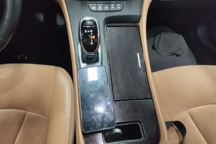 Used Buick LaCrosse 2018 20T Luxury Model Gear Lever