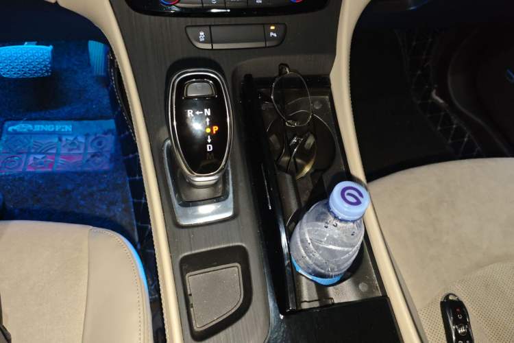 Used Buick LaCrosse 2018 30H Elite Edition Gear Lever