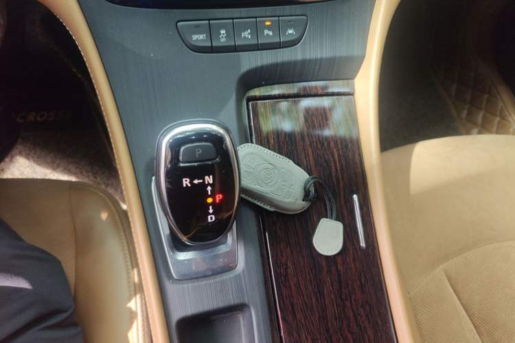 Used Buick LaCrosse 2018 20T Luxury Model Gear Lever