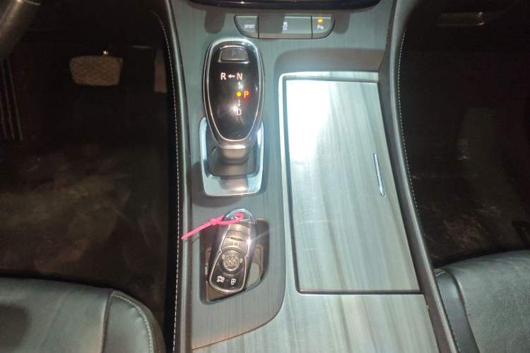 Used Buick LaCrosse 2018 20T Elite Edition Gear Lever