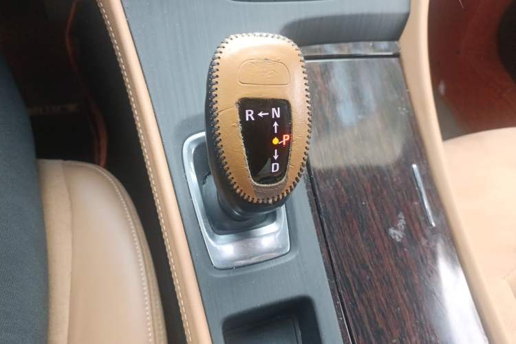 Used Buick LaCrosse 2018 28T Luxury Model Gear Lever