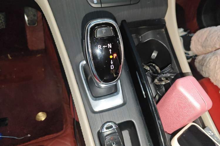 Used Buick LaCrosse 2018 30H Elite Edition Gear Lever