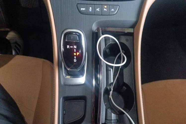 Used Buick LaCrosse 2018 28T Luxury Model Gear Lever