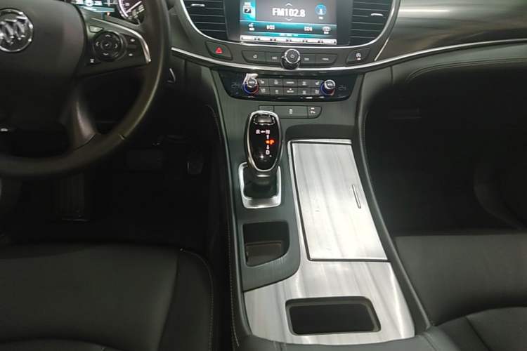Used Buick LaCrosse 2018 20T Elite Edition Gear Lever