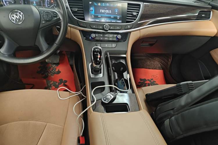 Used Buick LaCrosse 2018 28T Elite Edition Gear Lever