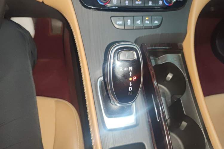 Used Buick LaCrosse 2018 28T Luxury Model Gear Lever