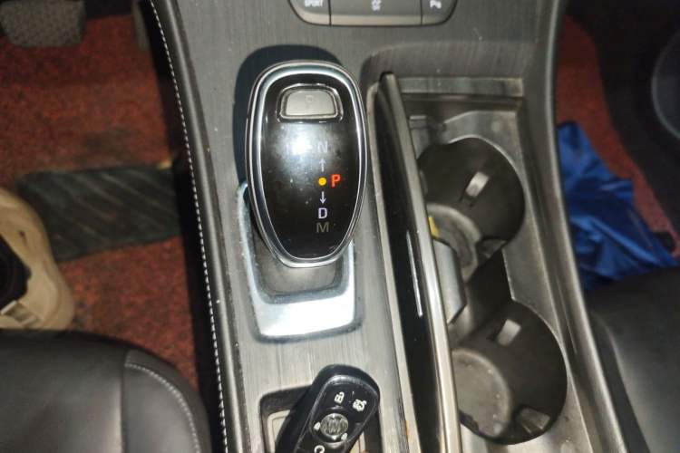 Used Buick LaCrosse 2018 20T Elite Edition Gear Lever