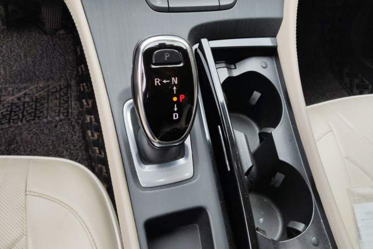 Used Buick LaCrosse 2018 30H Elite Edition Gear Lever