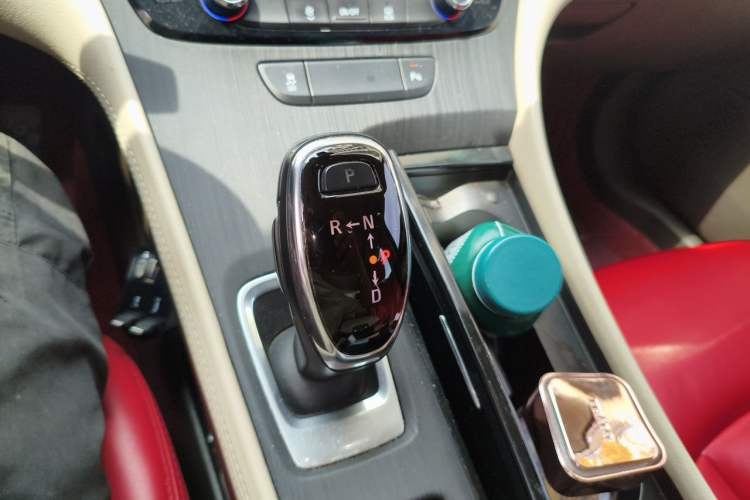 Used Buick LaCrosse 2018 30H Elite Edition Gear Lever