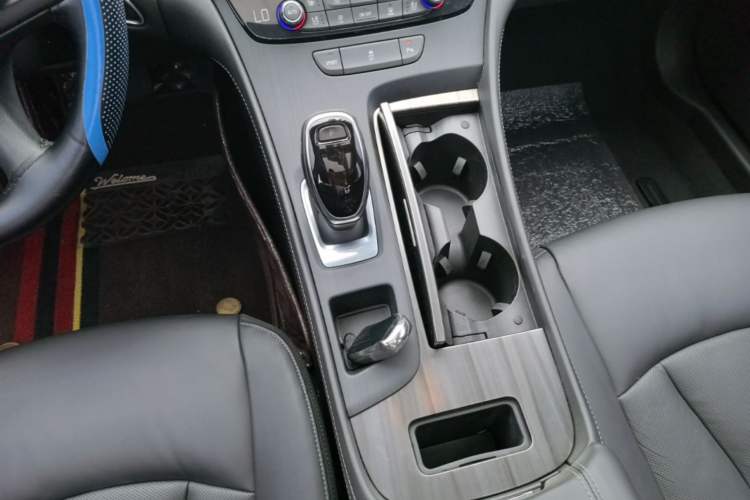 Used Buick LaCrosse 2018 20T Elite Edition Gear Lever