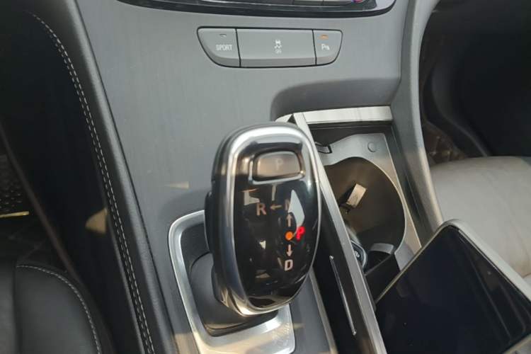 Used Buick LaCrosse 2018 20T Elite Edition Gear Lever