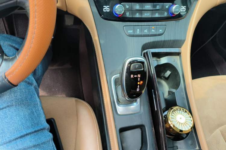 Used Buick LaCrosse 2018 28T Luxury Model Gear Lever