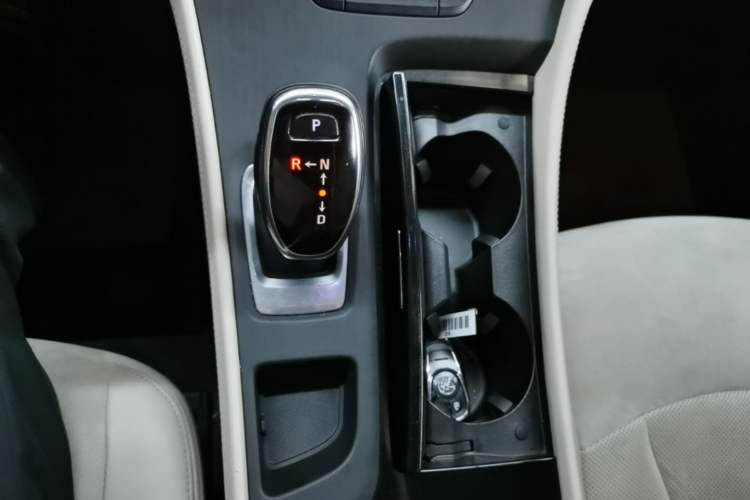 Used Buick LaCrosse 2018 30H Elite Edition Gear Lever