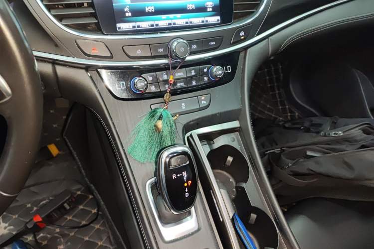 Used Buick LaCrosse 2018 20T Elite Edition Gear Lever
