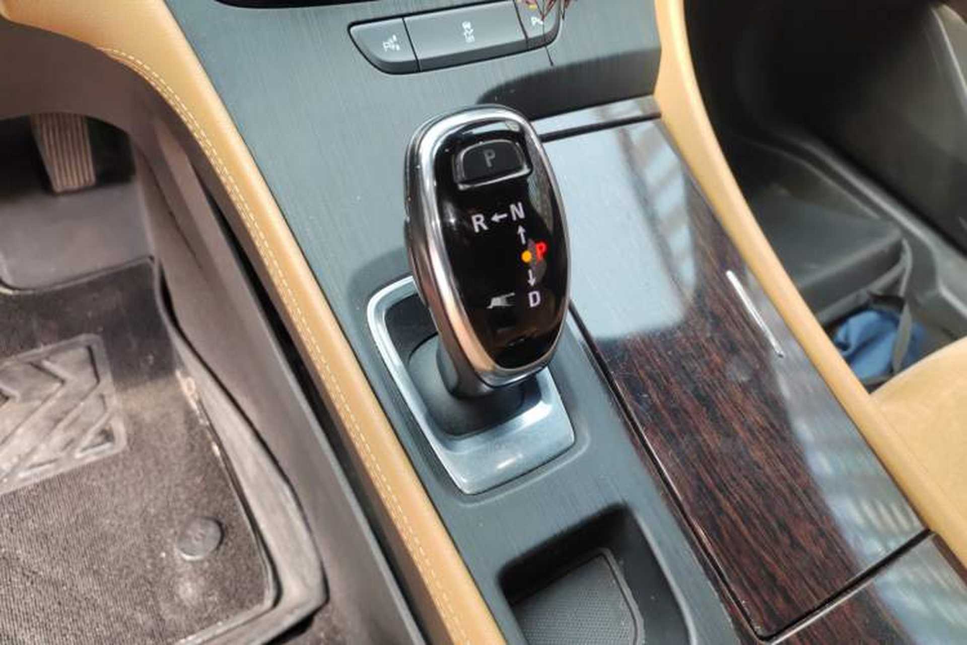 Used Buick LaCrosse 2018 28T Elite Edition Gear Lever