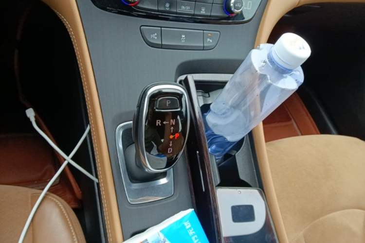 Used Buick LaCrosse 2018 28T Elite Edition Gear Lever
