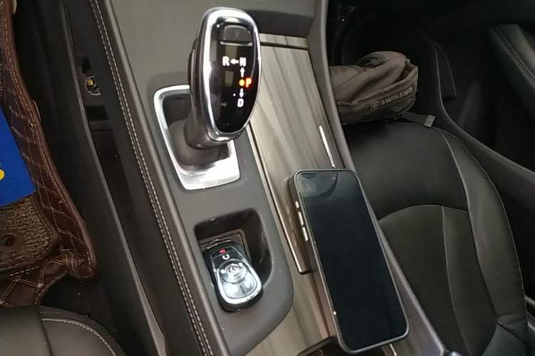 Used Buick LaCrosse 2018 20T Elite Edition Gear Lever