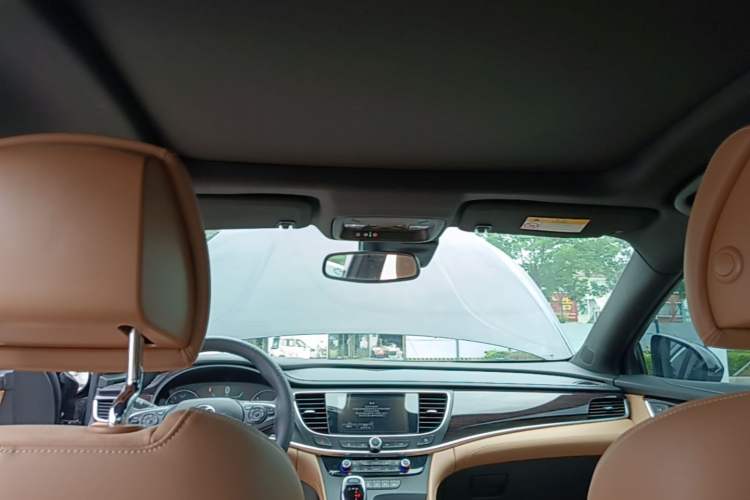 Used Buick LaCrosse 2018 20T Luxury Model Headliner