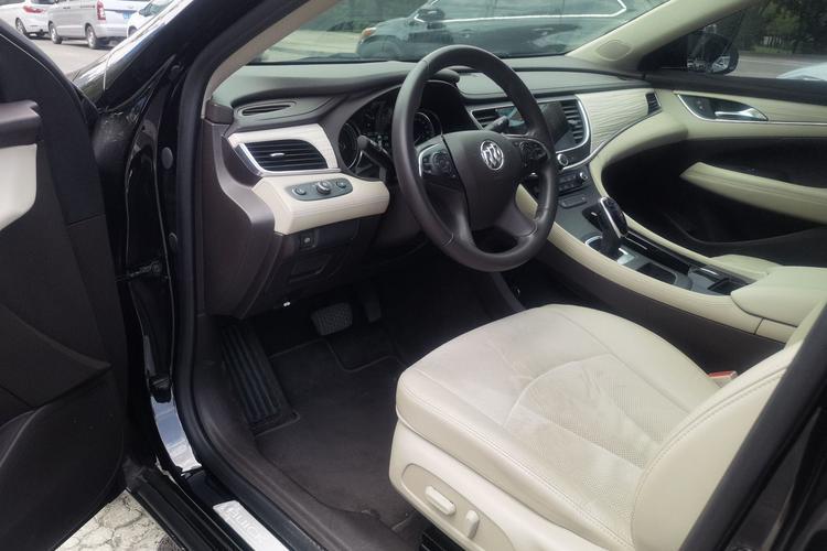 Used Buick LaCrosse 2018 30H Elite Edition Interior 2