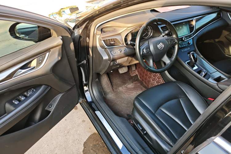 Used Buick LaCrosse 2018 20T Elite Edition Interior 3