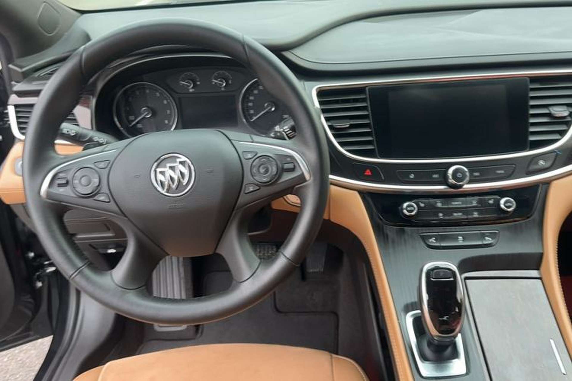 Used Buick LaCrosse 2018 28T Elite Edition Interior 3