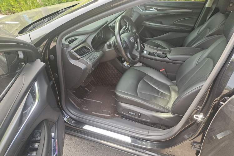 Used Buick LaCrosse 2018 20T Elite Edition Interior 3