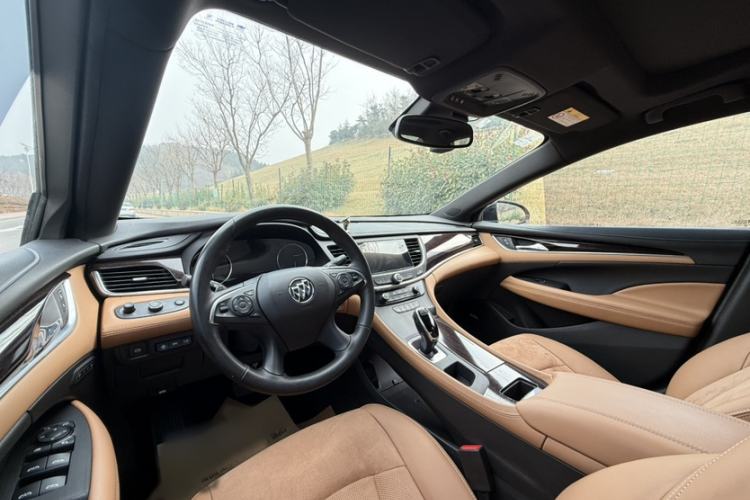 Used Buick LaCrosse 2018 28T Luxury Model Interior 4