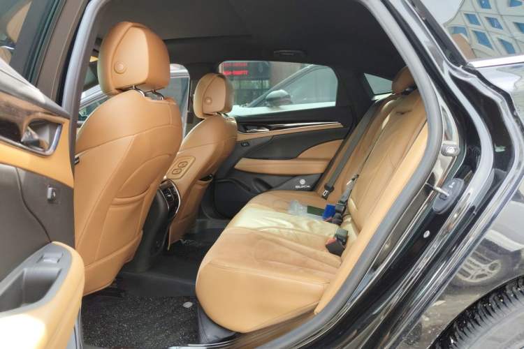 Used Buick LaCrosse 2018 28T Luxury Model Interior 4