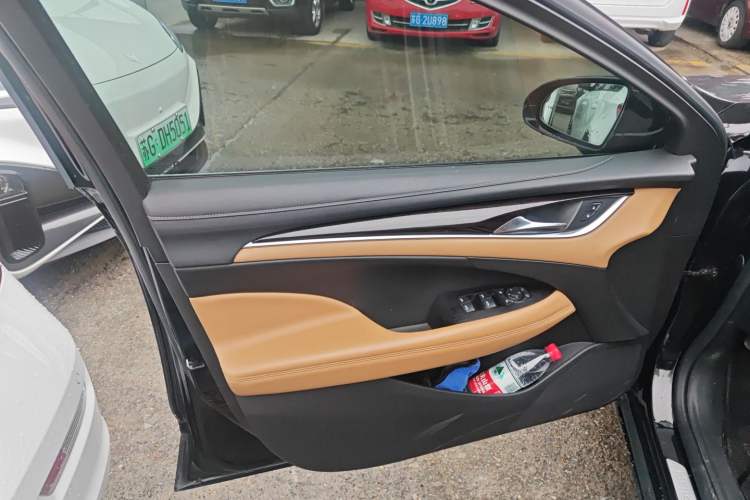 Used Buick LaCrosse 2018 28T Elite Edition Left Front Door Interior