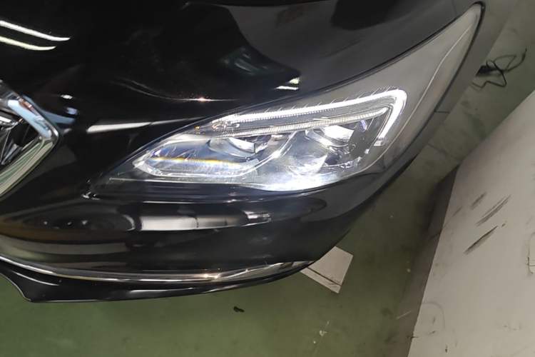 Used Buick LaCrosse 2018 30H Elite Edition Left Front Headlight