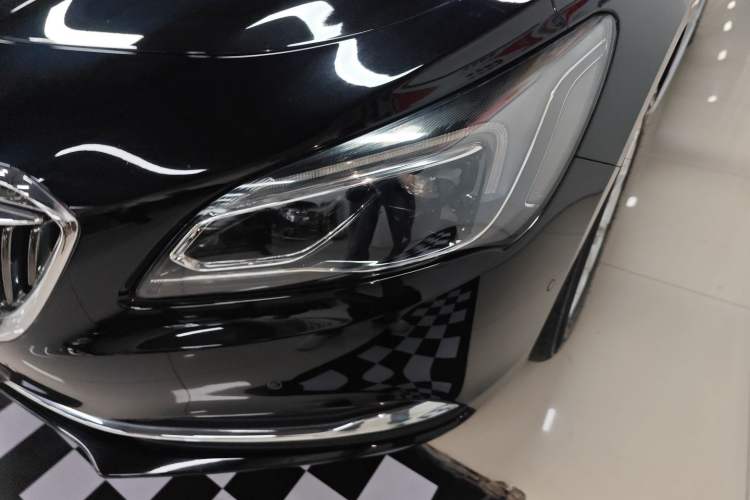 Used Buick LaCrosse 2018 20T Luxury Model Left Front Headlight
