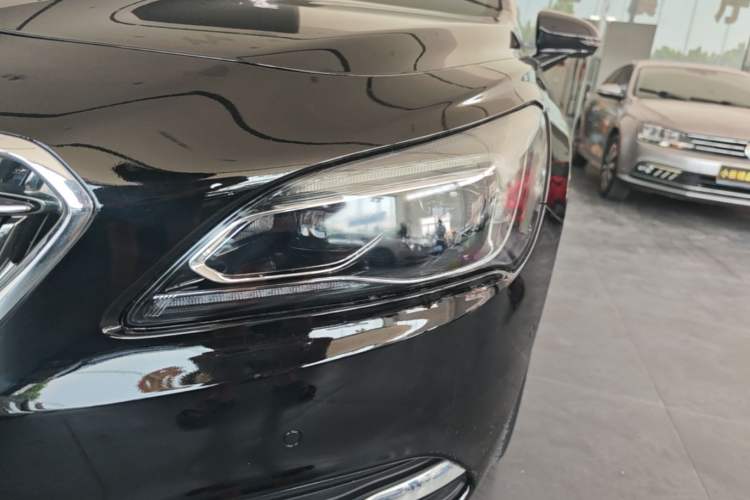 Used Buick LaCrosse 2018 28T Elite Edition Left Front Headlight