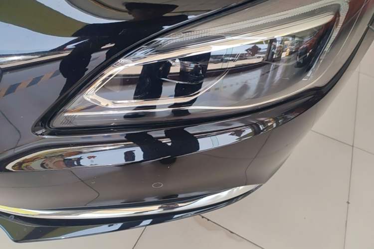 Used Buick LaCrosse 2018 20T Luxury Model Left Front Headlight