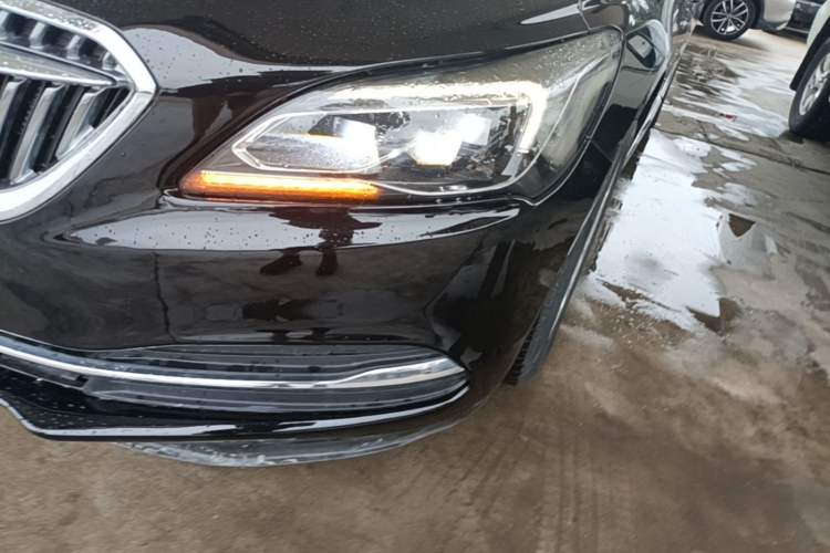 Used Buick LaCrosse 2018 20T Elite Edition Left Front Headlight