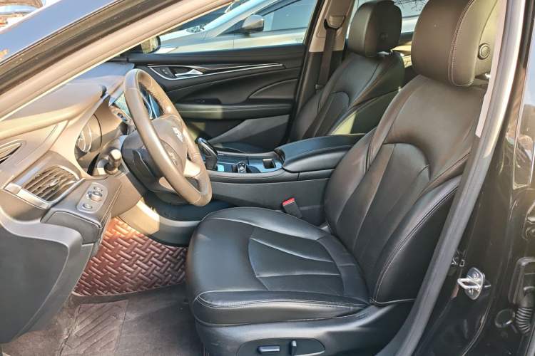 Used Buick LaCrosse 2018 20T Elite Edition Left Front Seat