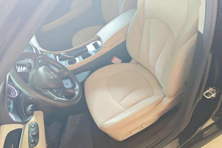 Used Buick LaCrosse 2018 30H Elite Edition Left Front Seat