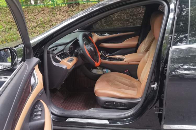 Used Buick LaCrosse 2018 28T Luxury Model Left Front Seat