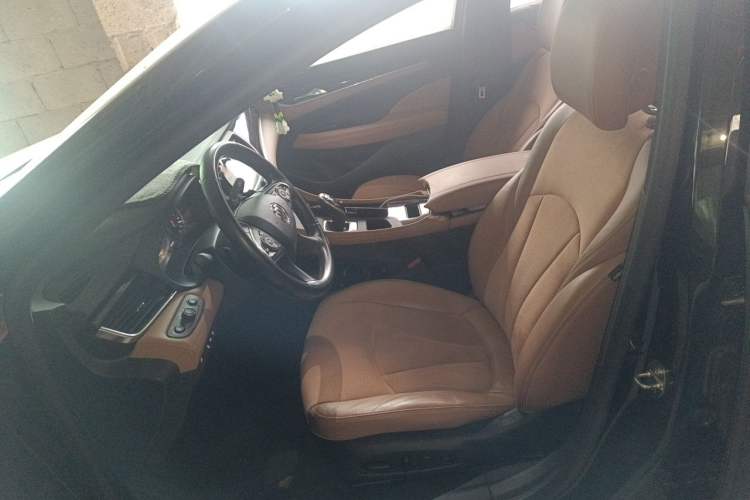 Used Buick LaCrosse 2018 28T Luxury Model Left Front Seat