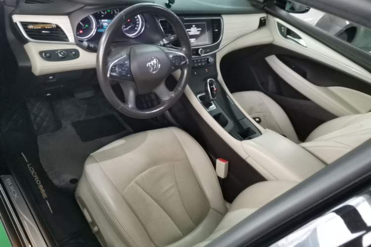 Used Buick LaCrosse 2018 30H Elite Edition Left Front Seat