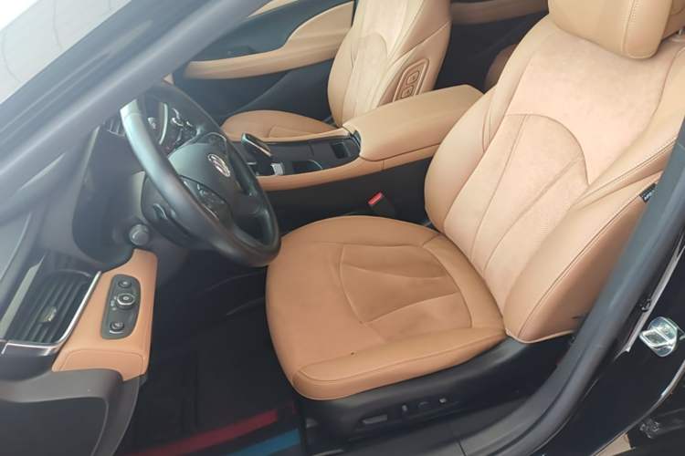 Used Buick LaCrosse 2018 20T Luxury Model Left Front Seat