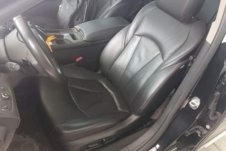 Used Buick LaCrosse 2018 20T Elite Edition Left Front Seat