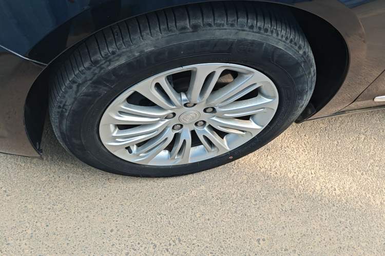 Used Buick LaCrosse 2018 20T Elite Edition Left Front Wheel Hub