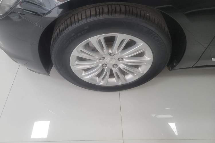 Used Buick LaCrosse 2018 20T Elite Edition Left Front Wheel Hub